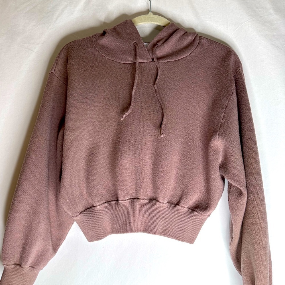 Zara’s cropped Hoodie
